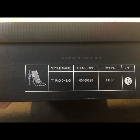 Forever 21 heeled fringe sandals - Picture 2 of 6